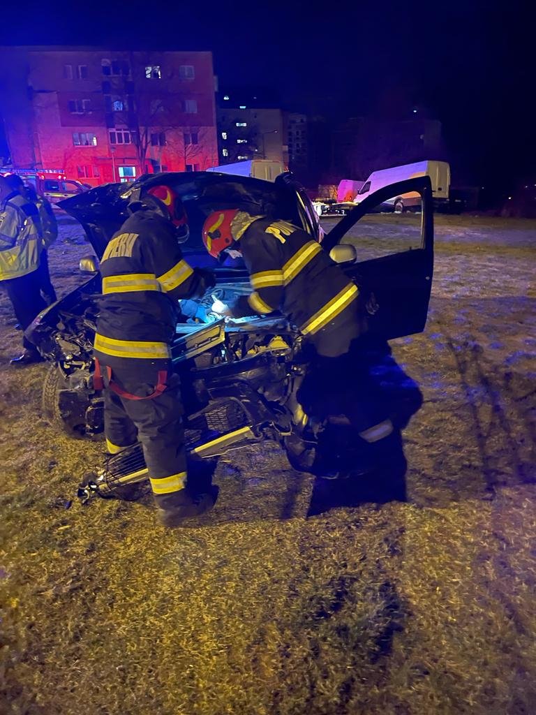 ACCIDENT în Cluj-Napoca: O tânără de 23 de ani a fost transportată la UPU