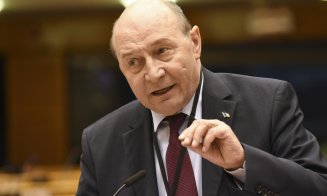 Soția lui Traian Băsescu anunță că fostul președinte a fost externat din spital. Ce urmează pentru cei doi