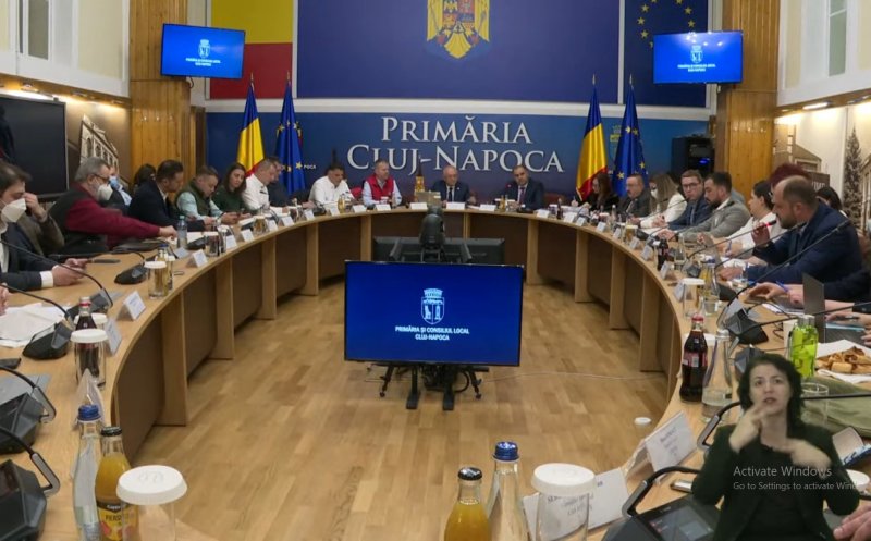 Consilierii locali s-au intors fizic la Primaria Cluj-Napoca dupa 2 ani si 2 saptamani. Boc: ''Este un moment istoric''