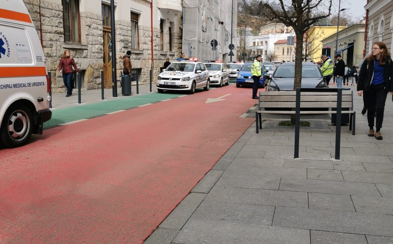 Accident în centrul Clujului. Un pieton a fost lovit de un biciclist