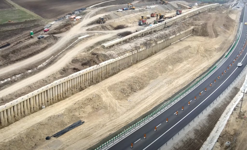 Autostrada A10 Sebeș-Turda, zona alunecării de teren de la Oiejdea: Grecii de la Aktor au termen de finalizare 30 iunie