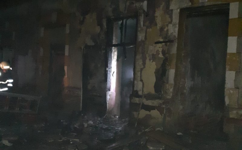 INCENDIU la o clădire din Turda. Cauza probabilă, o defecțiune electrică