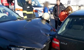 Circulaţie blocată pe strada Oltului din Cluj-Napoca în urma unui accident