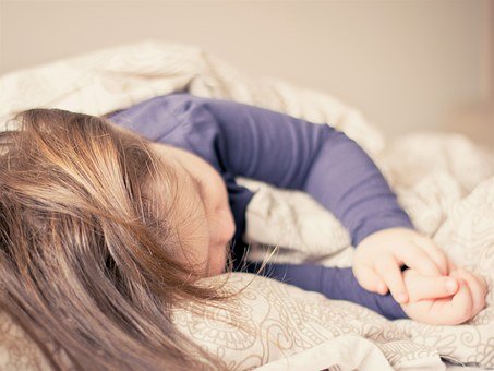 România, în plin sezon de varicelă: "Două lucruri ar trebui să știe toți părinții despre această boală extrem de contagioasă"
