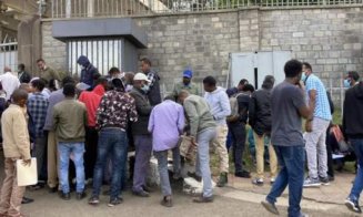 Etiopienii, la coadă la Ambasada Rusiei pentru a fi recrutați să ucidă ucraineni pe bani. Rusia neagă: „Sunt vizitatori”