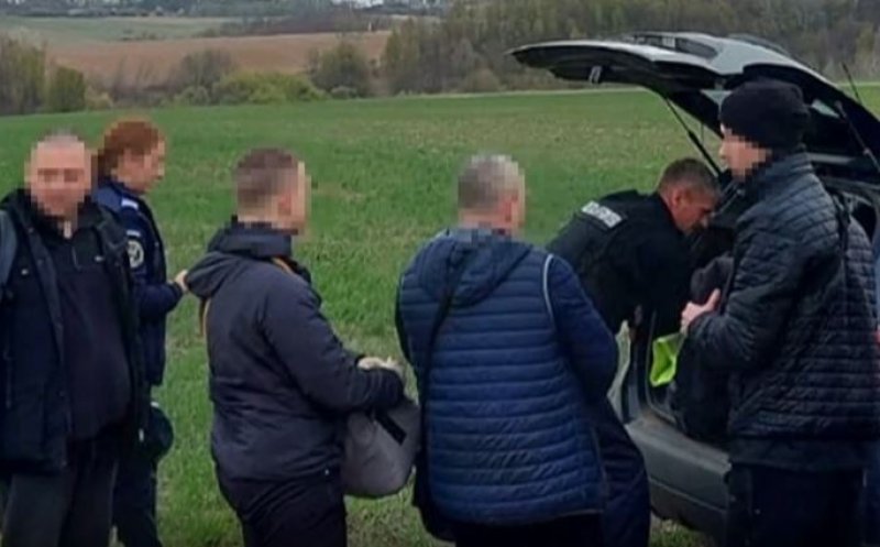 Patru bărbați ucraineni au fost depistați dintr-un elicopter când încercau să treacă ilegal în România