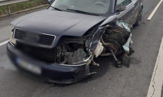 ACCIDENT în judeţul Cluj: Un şofer de 19 ani a trimis în spital două femei după ce a lovit o maşină de pe contrasens