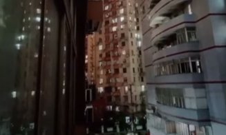 Shanghai-ul protestează împotriva lockdown-ului. Tigăi şi oale lovite la ferestre de cei închiși