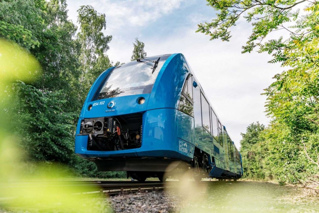 Proiectul pilot pentru trenuri nepoluante, avizat de Ministerul Transporturilor: 973 milioane de euro