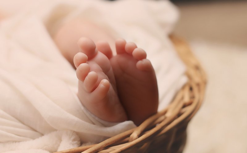 Copiii nu mai pot primi mai mult de 3 prenume. Cel mai lung prenume din România e din 9 cuvinte