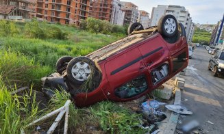 Mașină răsturnată într-un accident în Florești. Unul dintre șoferi, băut, drogat și fără permis