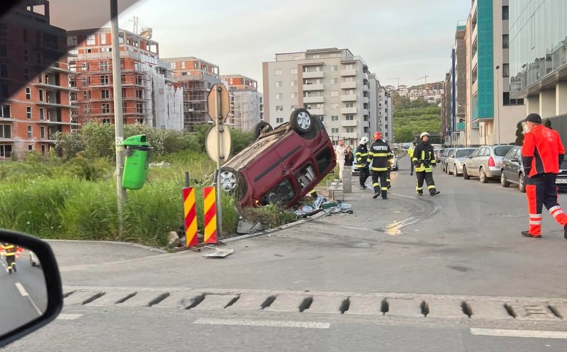 Polițiștii l-au reținut pe tânărul fără permis care a produs accidentul din Florești. Era rupt de beat și drogat