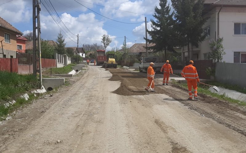 Au început reparațiile pe două drumuri județene cu probleme din Cluj