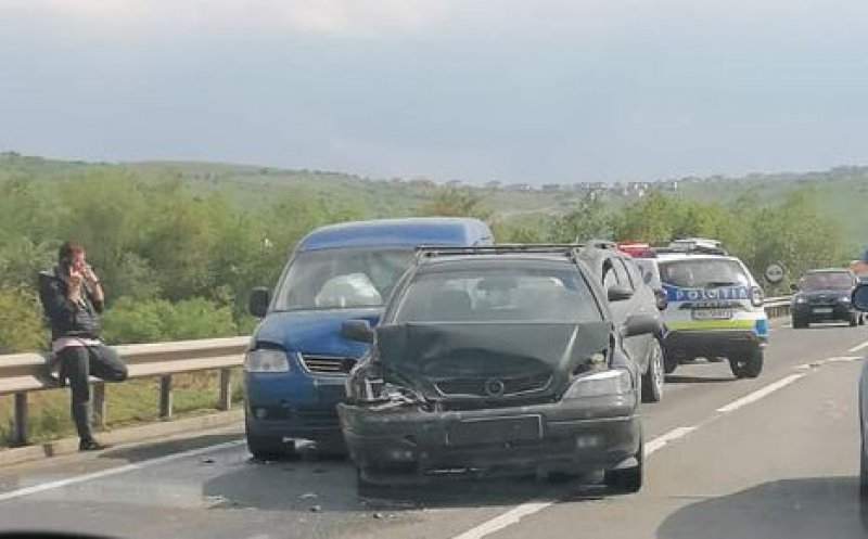 Accident pe Muncii. Trei mașini implicate