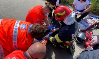 Accident în Mănăștur. Motociclist transportat la spital, după un impact cu o mașină