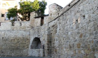 Se reabilitează Zidul Cetății, lucrarea ''de mântuială'' a lui Apostu