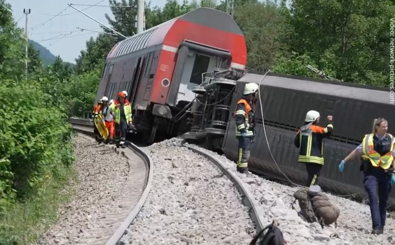 Tren deraiat în Germania: Trei morți și zeci de răniți