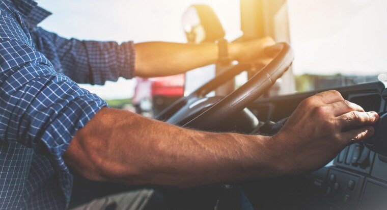 DANDAN TUR angajează şoferi