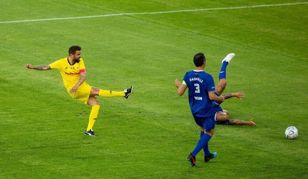 Adrian Mutu, încântat de atmosfera de la Cluj-Napoca: “A fost o seară minunată, nu mă așteptam să fie atât de multă lume”