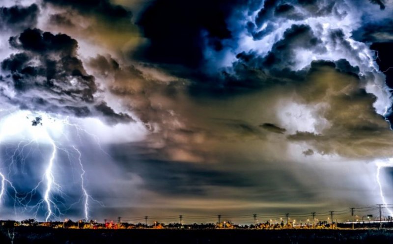 Ghid fenomene meteo extreme. Cum să reacționezi în caz de furtună sau tornadă. Ce este regula 30/30