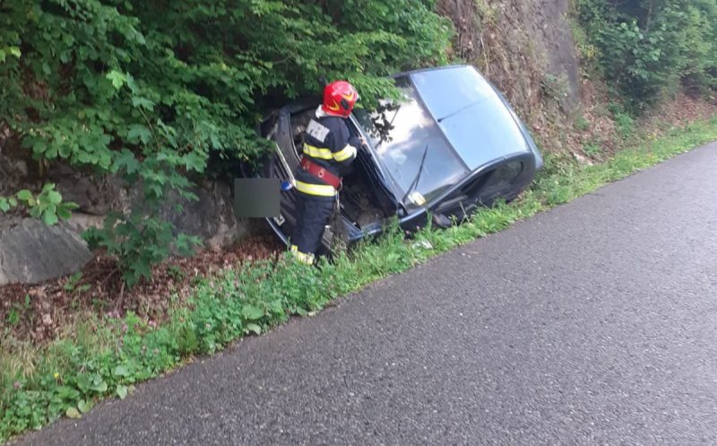 ACCIDENT în Cluj: Au ajuns cu mașina în șanț și de acolo, la UPU