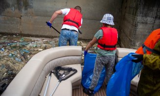 Așa da! Zeci de voluntari au curățat lacul Tarnița / Câți saci cu gunoaie s-au strâns