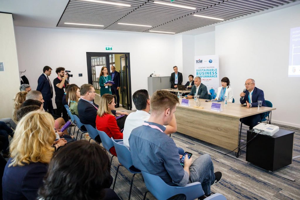 Boc la deschiderea Innovation Camp: „Oamenii bine pregătiți de facultățile din Cluj reprezintă principalul motor de dezvoltare al orașului”