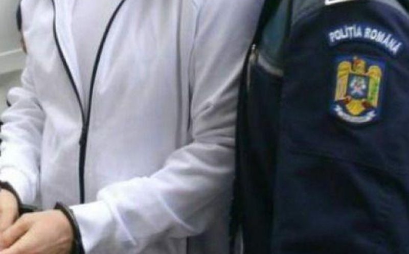 Șofer, reținut după ce a refuzat să-i fie măsurată alcoolemia și l-a amenințat cu bătaia pe un polițist