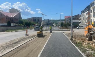 Se muncește de zor pe strada Eroilor din Florești! Primarul Pivariu supraveghează lucrările