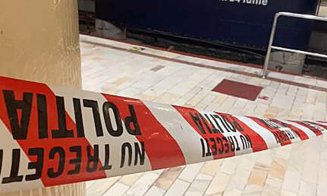 O femeie a murit după ce a căzut pe șine la stația de metrou