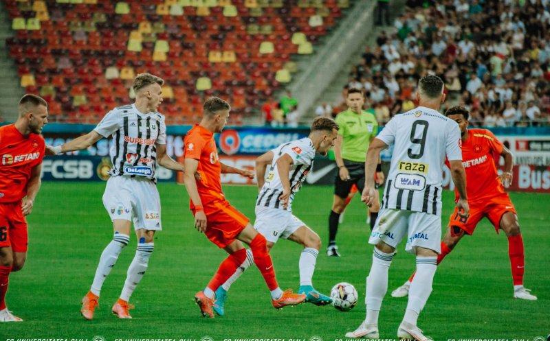 Monitorul VAR de la marginea terenului nu a funcționat la FCSB - "U" Cluj. Explicațiile FRF