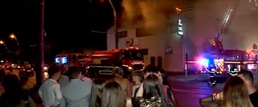 Clipe de coșmar pentru 80 de tineri! Locația unde organizau o petrecere a ars: "Toată, toată tremur și acum"