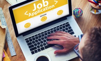 Românii aplică online pentru un loc de muncă. 2 din 3 depun CV-ul pe internet