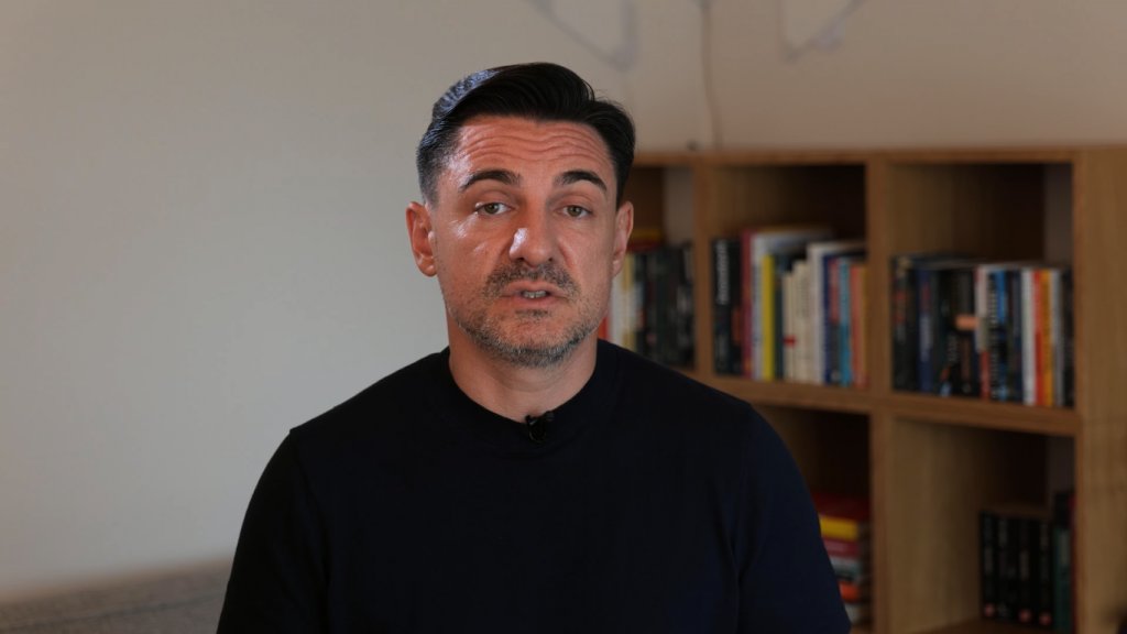 Buhnici și-a cerut scuze după episodul „arată ca o minoră/vergeturi, celulită, săliță”: „Da, am vorbit ca un mârlan, ca un băiețaș de cartier fără pic de minte-n cap”. Ce va face în continuare