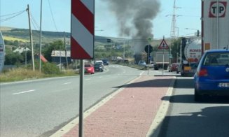 Incendiu pe Cluj - Turda. A luat foc un camion încărcat cu lemne