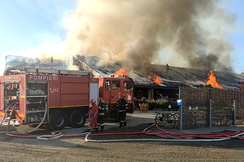 AMENDĂ pentru investiția de câteva milioane de euro care a ars vineri. NU avea autorizaţie pentru siguranța la incendii