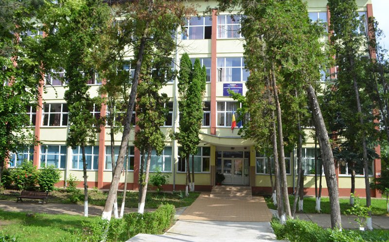 Boc: Constructorul Școlii ”Iuliu Hațieganu” intră pe lista rușinii