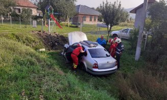 Accident în Cluj. O femeie a fost scoasă din mașină cu descarcerarea