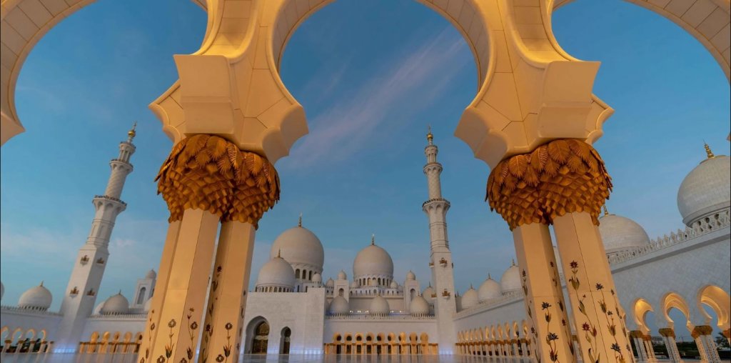 Zborurile Cluj-Abu Dhabi revin în 2 săptămâni