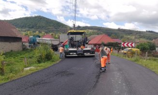 Se asfaltează un nou drum județean din Cluj. Tișe: „Trece prin unul dintre satele-comoară ale zonei”