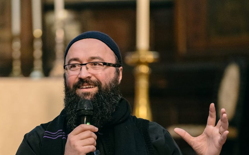 Cunoscut preot din București, reţinut pentru agresiune sexuală