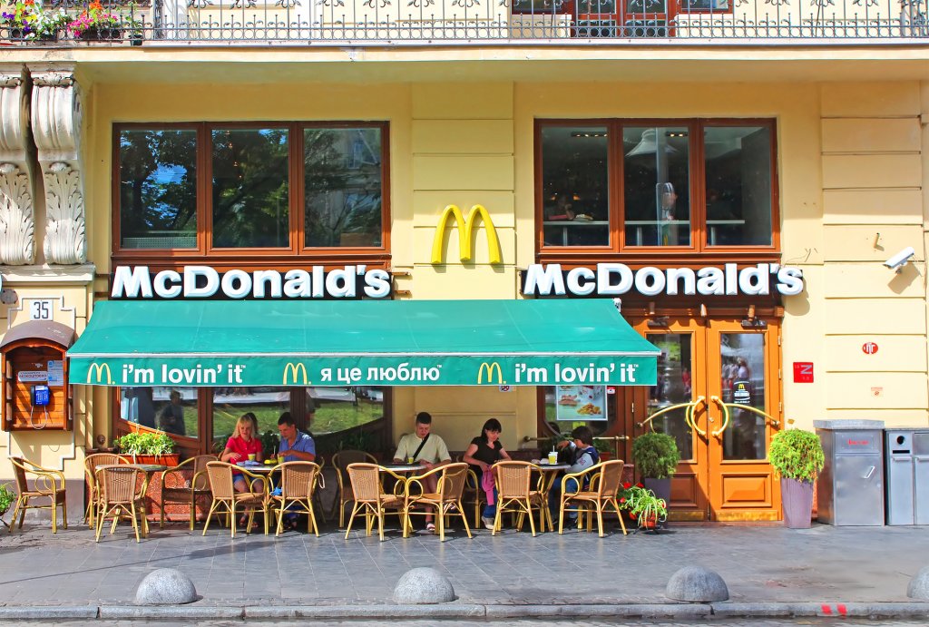 Războiul din Ucraina nu s-a terminat, însă McDonald's redeschide la Kiev după 7 luni