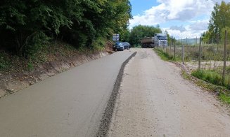 Se lucrează de zor la un important drum județean din Cluj. Urmează asfaltarea