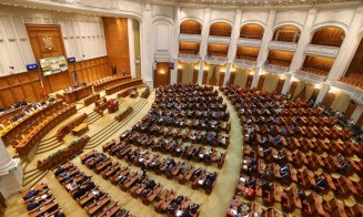 Camera Deputaţilor a votat majorarea salariilor aleșilor locali. Cele ale parlamentarilor nu cresc