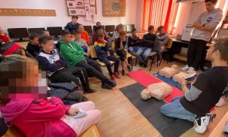 Studenții mediciniști din Cluj au oferit cursuri de prim-ajutor și resuscitare în cadrul proiectului „Sănătate și siguranță în Clujul rural”