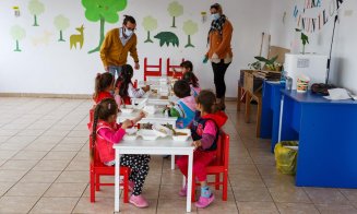 „O masă caldă“ la două școli din Cluj-Napoca