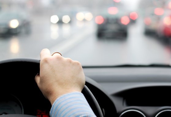 Bărbaţii au de trei ori mai multe şanse de a fi implicaţi în accidente rutiere cu pietoni. Care e explicația științifică