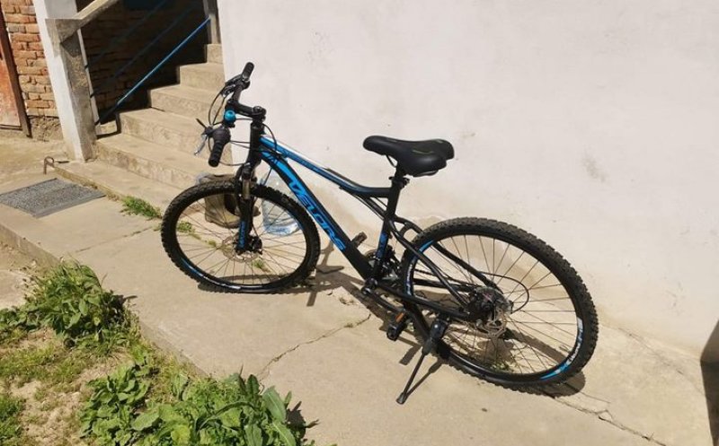 Hoţii de biciclete o duc bine în Floreşti. Au acţionat în weekend pe strada Eroilor: "Unul dintre ei avea părul vopsit albastru"