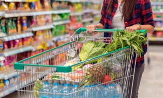 Analiză: 1 din 4 români merge zilnic la supermarket sau hypermarket