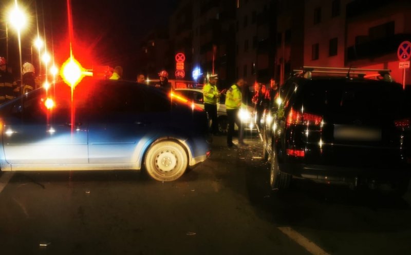 Accident cu trei mașini pe Coposu. Șase persoane, consultate de medici